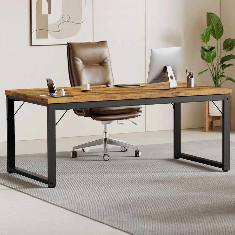 Bureau 54 po avec prises de courant, bureau d'ordinateur 1,2 po d'épaisseur, table de bureau, brun rustique, Rustic Brown