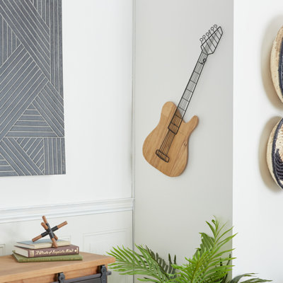 Traditional Entertainment Wall Decor