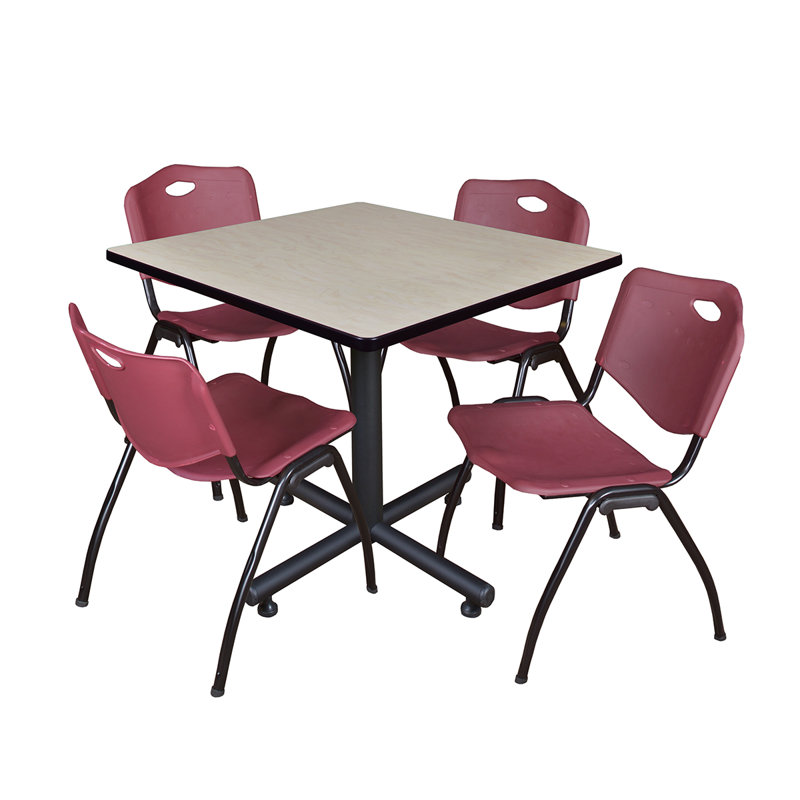 Table de salle de repos carrée Nicklo, chaises empilables 4 M, Bourgogne, Érable