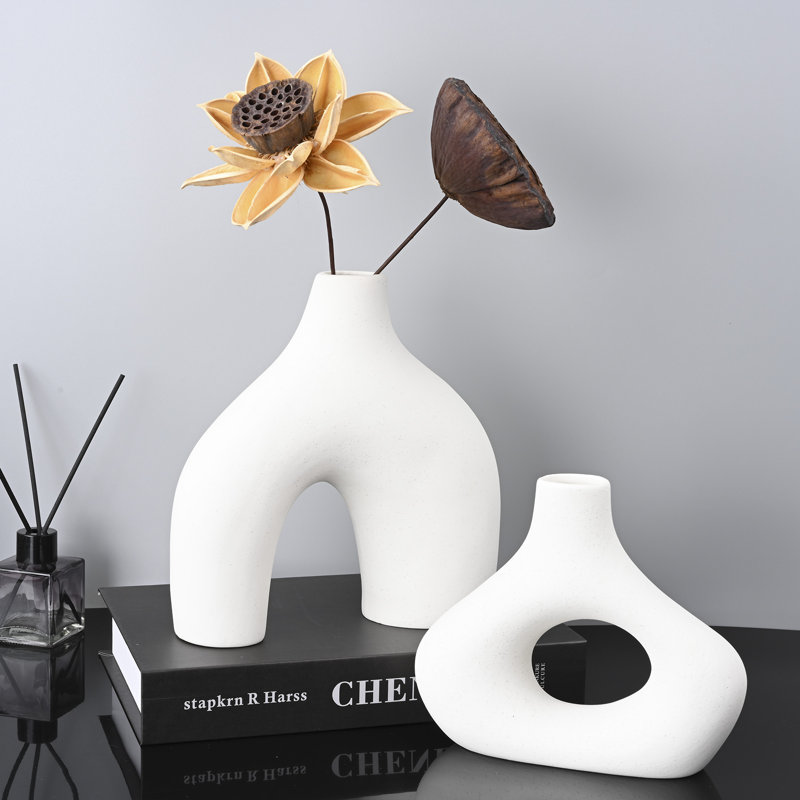 Elife Handmade Ceramic / Porcelain Table Vase, White