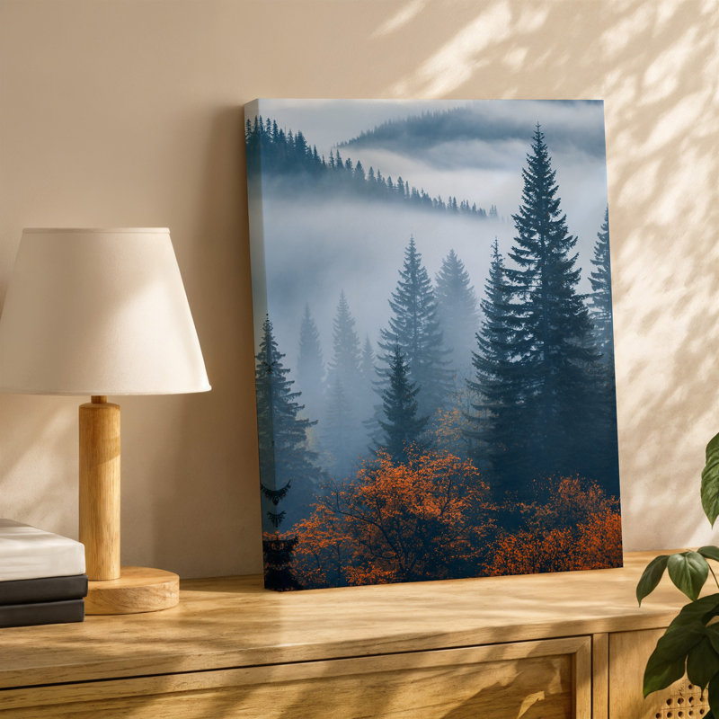 Toile, scène sereine de forêt enveloppée de brume, présentant une variété d'art mural de feuillus et d'arbres à feuilles caduques