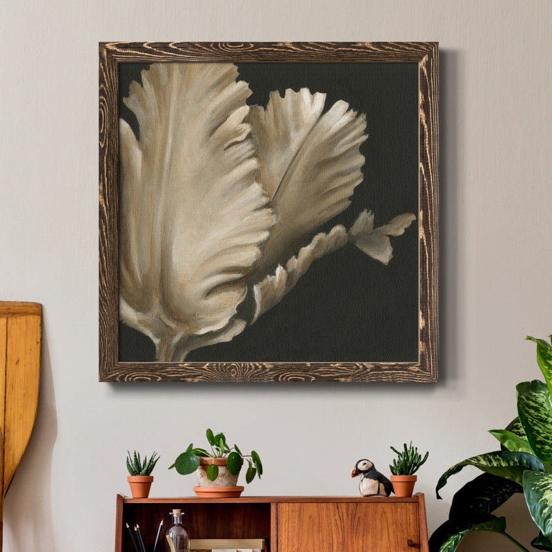«Classical Blooms I», art mural sur toile, H 17 po x l 17 po x P 1,5 po, Noyer