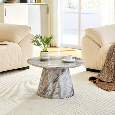Table basse circulaire gris en fibres à densité moyenne texturée - diamètre 23,6 pouces, hauteur 13,7 pouces, placage texturé gris, texture délicate, adaptable à un plateau de table circulaire.