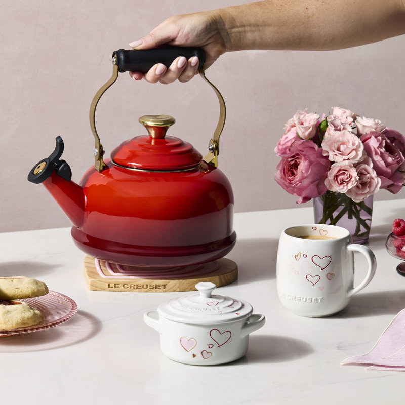 Le Creuset Enamel On Steel Whistling Kettle 1.7 Qt Cerise Light Gold Heart Knob, Red