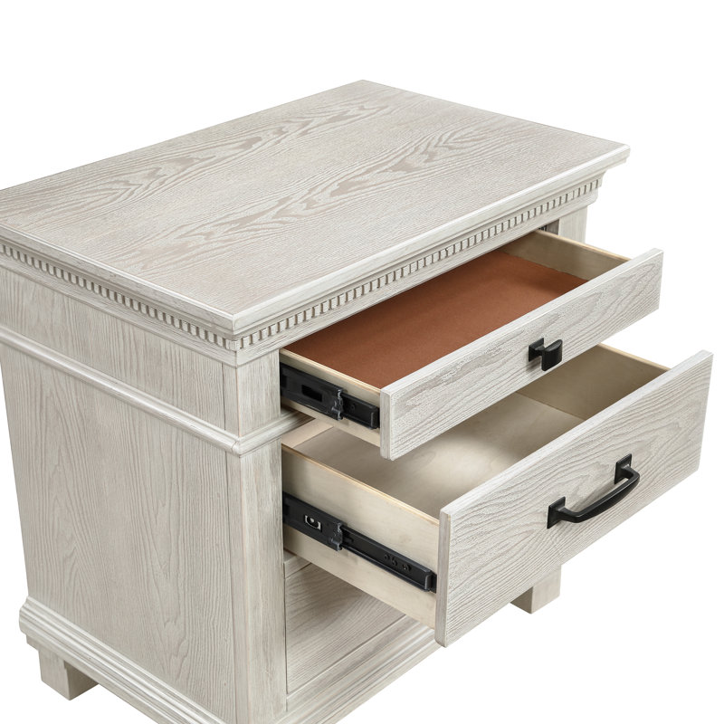 Izaguirre 4Pc Wood Bedroom Set with Nightstand In Gray, Queen