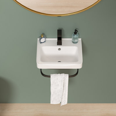 Lavabo de salle de bain mural 17 "x 14" avec porte-serviettes, lavabo rectangulaire suspendu en céramique blanc avec trop-plein et robinet