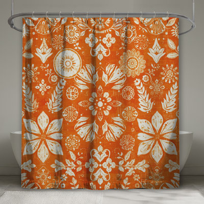 Rideaux de douche orange à motif floral très longs