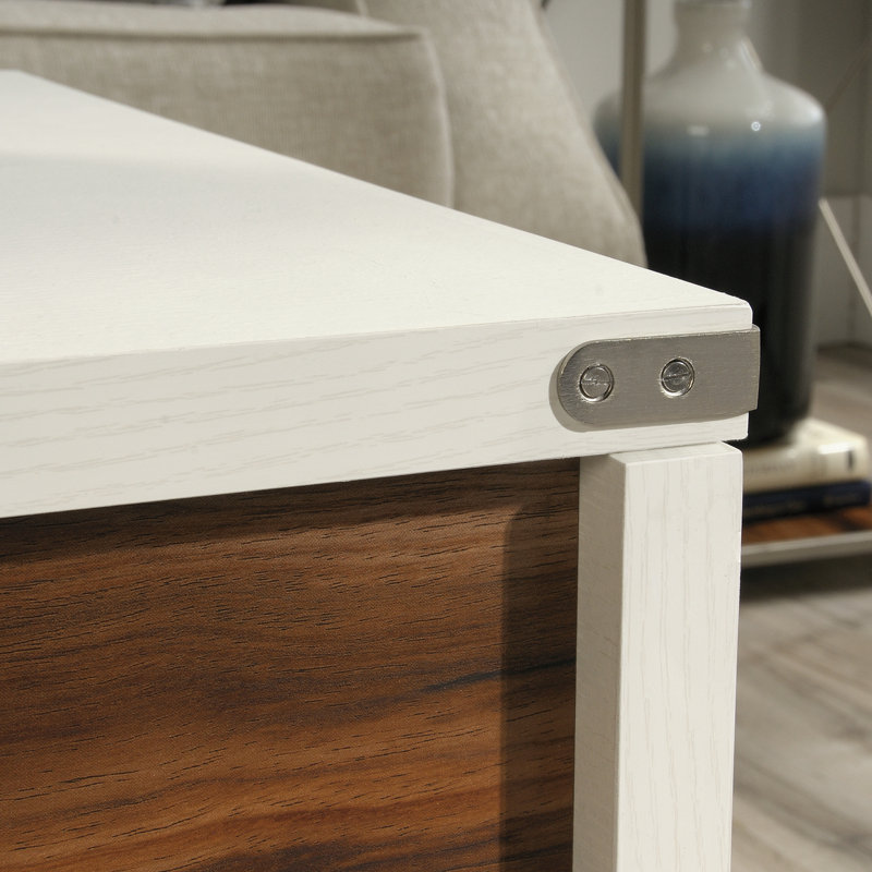 Table basse à plateau relevable, finition brune