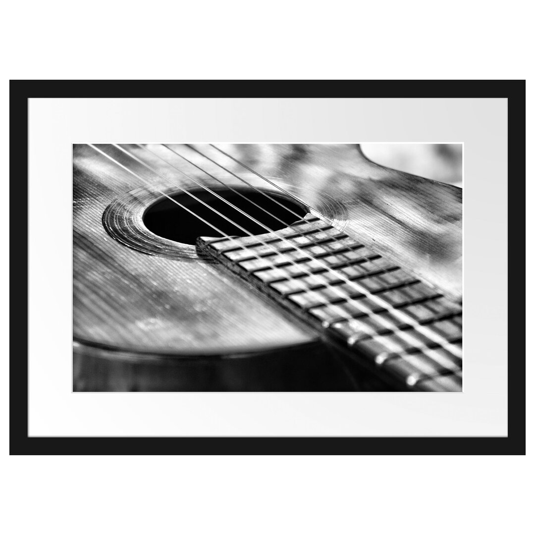 Gitarrensaiten über Schallloch Gerahmter Fotodruck Poster