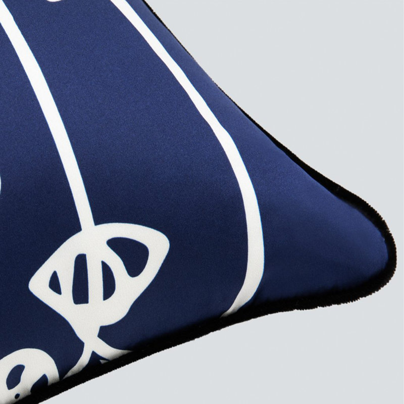 Oreiller carré en soie Curvy Collection