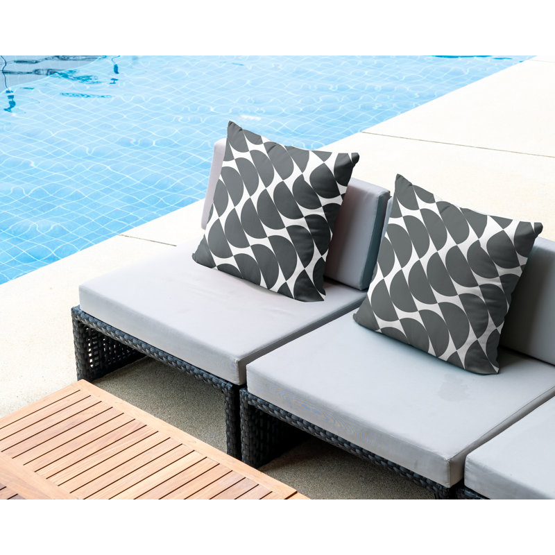 Oreiller carré intérieur / extérieur Mandi, L 17 po x H 17 po, Gris