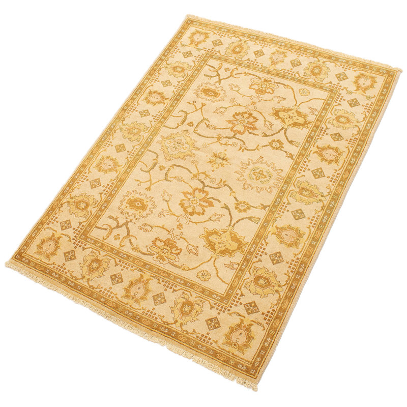 Tapis de surface en laine 4 pi 8 po x 6 pi 5 po à la main one-of-kind-noué la 2010 ushak Yaak
