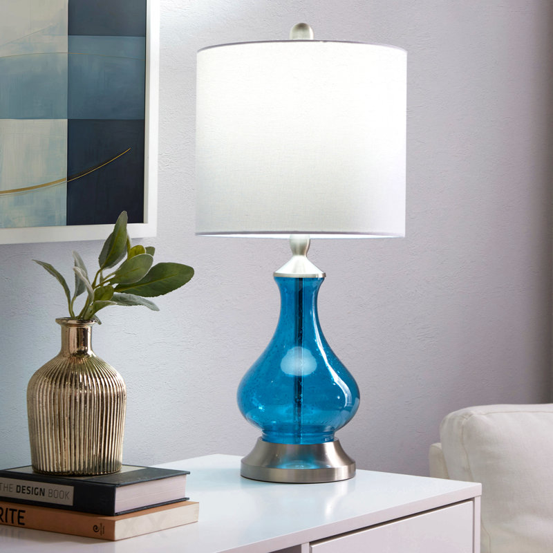 Lampe d'appoint 22 "en verre saphir bleu transparent, nickel brossé et abat-jour en lin blanc de Grandview Gallery par Lumisource