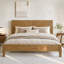 Lit plateforme Queen en bois massif avec tablette de rangement
