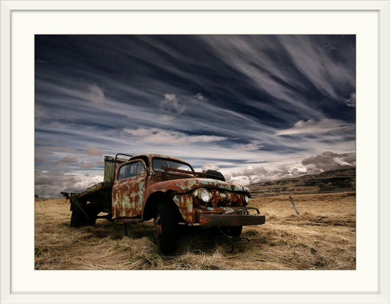 «Corrosion» de Straub par Azorsteinn H. Ingibergsson, reproduction de photo, H 30 po x l 38 po x P 1 po, Cadre blanc