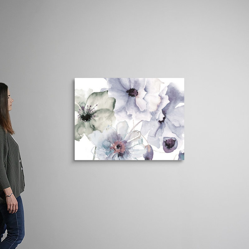 «Flowering Blue Hues II» par Victoria Brown, reproduction sur toile, Toile tendue, H 30 po x l 40 po x P 1,25 po