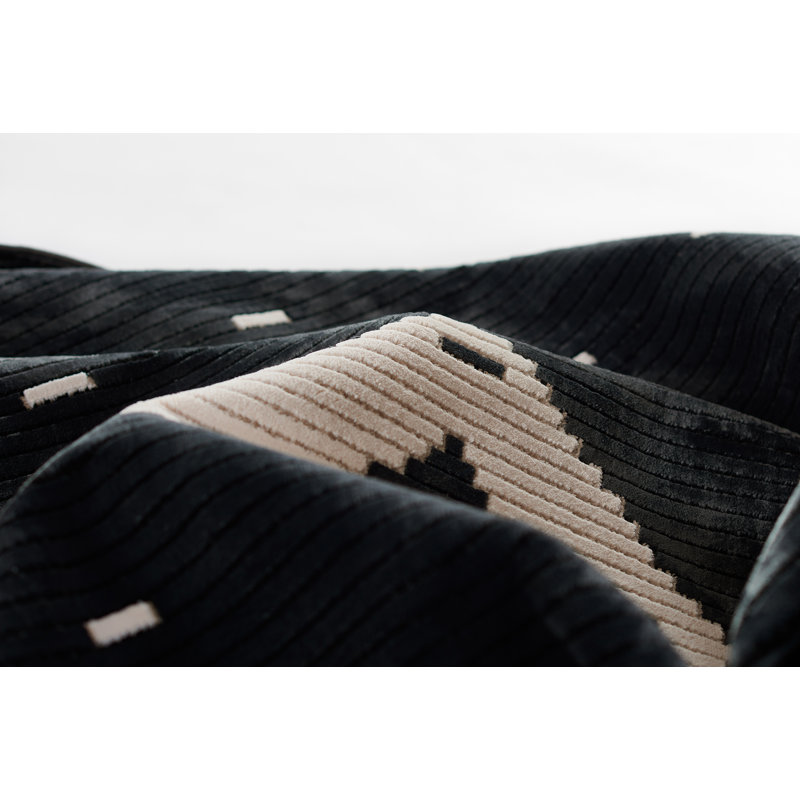 Tapis noir en polyester 5 pi 3 po x 7 pi 6 po Foundry Select Canella, Rectangle 9 pi 3 po x 12 pi 6 po