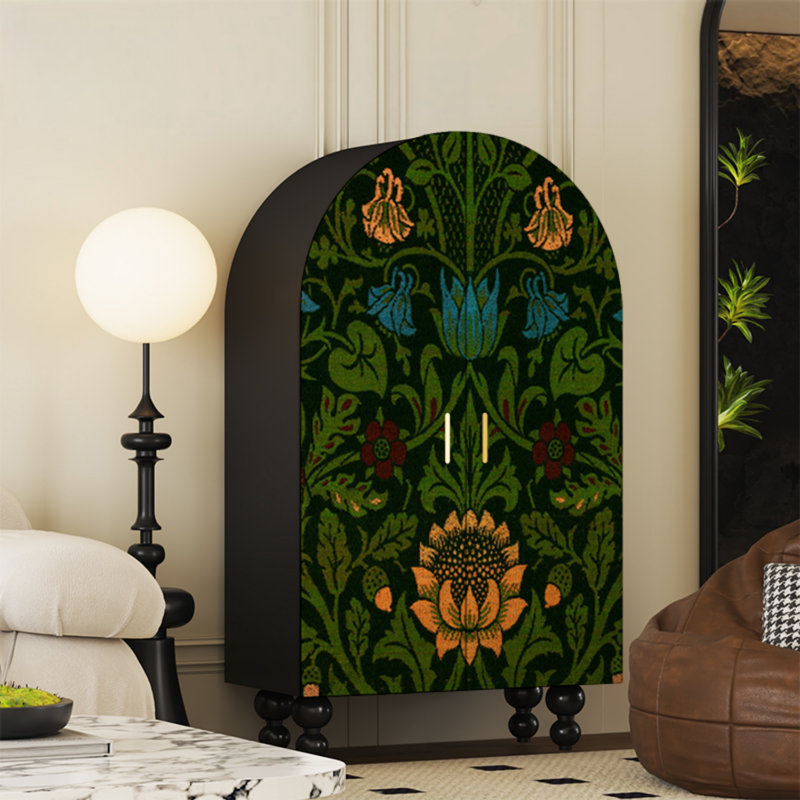 Armoire arquée avec tablettes et portes