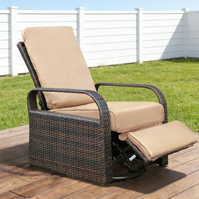 Outdoor Wicker Swivel Recliner Chair, Reclining Backrest, Lifting Footrest, 360° Rotating Basic, Water Resistant Cushions for Patio
