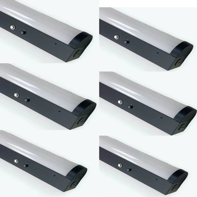 Bande DEL linéaire standard E2 Lighting de 1,2 m (4 pi) avec batterie de secours de 4 W, 5 puissances réglables, 5 températures de couleur sélectionnables, noire, ensemble de 6