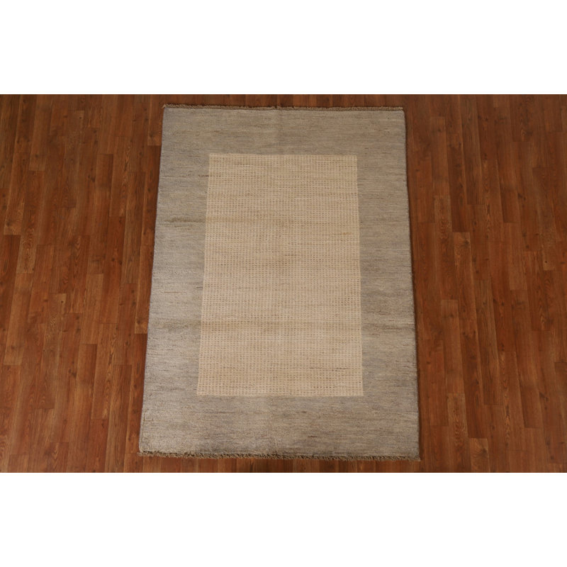 Tapis unique en laine beige 4 pi 2 po x 5 pi 10 po One Age