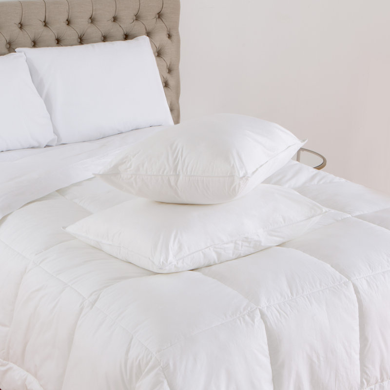 Medium Density White Polyester Hypoallergenic Pillow