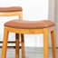 Tabouret de bar 30 po à finition naturelle avec siège en cuir reconstitué - élégant et pratique-2022955602-2022955600