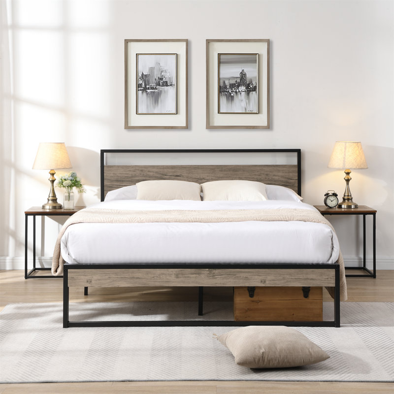 Grand lit plateforme en métal Orleana, Grand