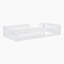 Lit plateforme en bois avec garde-corps, blanc-548876016