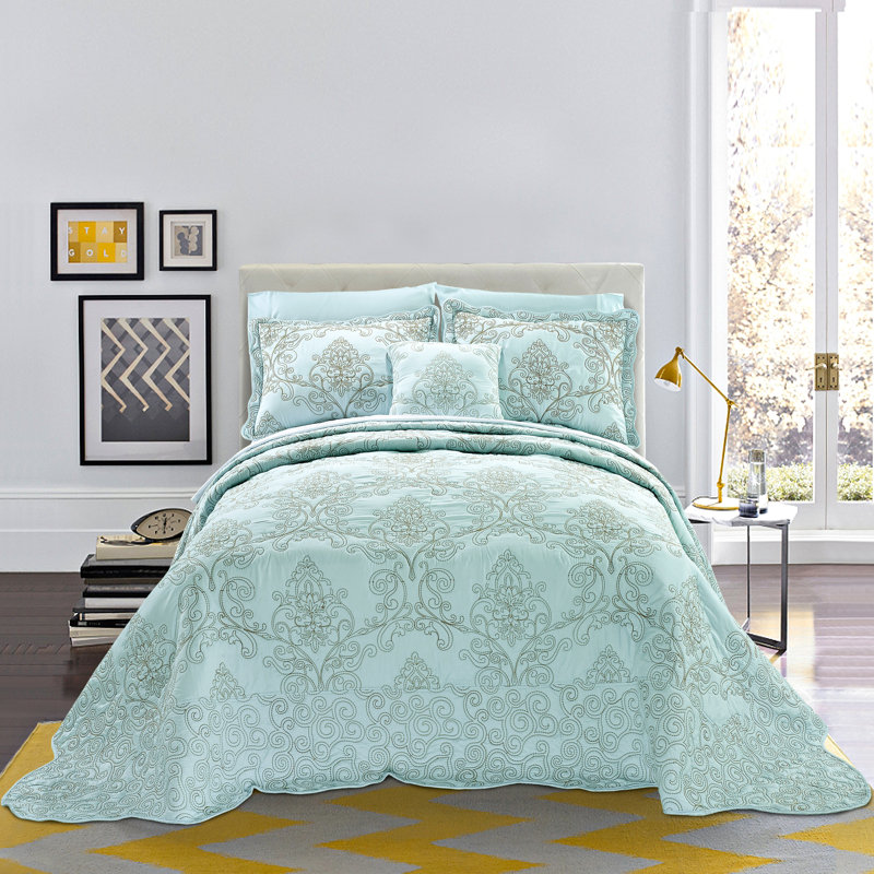 4 Piece Damask Oversized Embroidery Bedspread Set, Queen Quilt + 2 Queen Shams + Throw Pillow, Blue