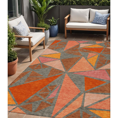 Tapis extérieur lavable géométrique gris et rose 5 pi x 8 pi