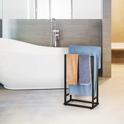 Porte-serviettes sur pied