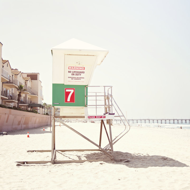 Bree Madden Beach Tower 7, H 30 po x l 30 po, Cadre simple noir, Oui
