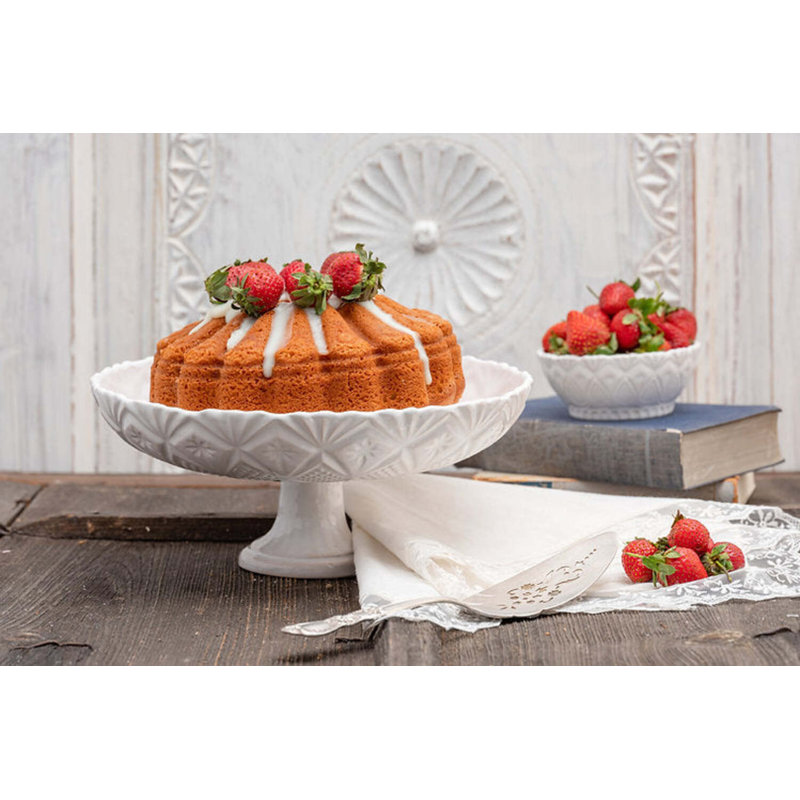 Vintage Inspired Ceramic Ceramic Cake Stand, White