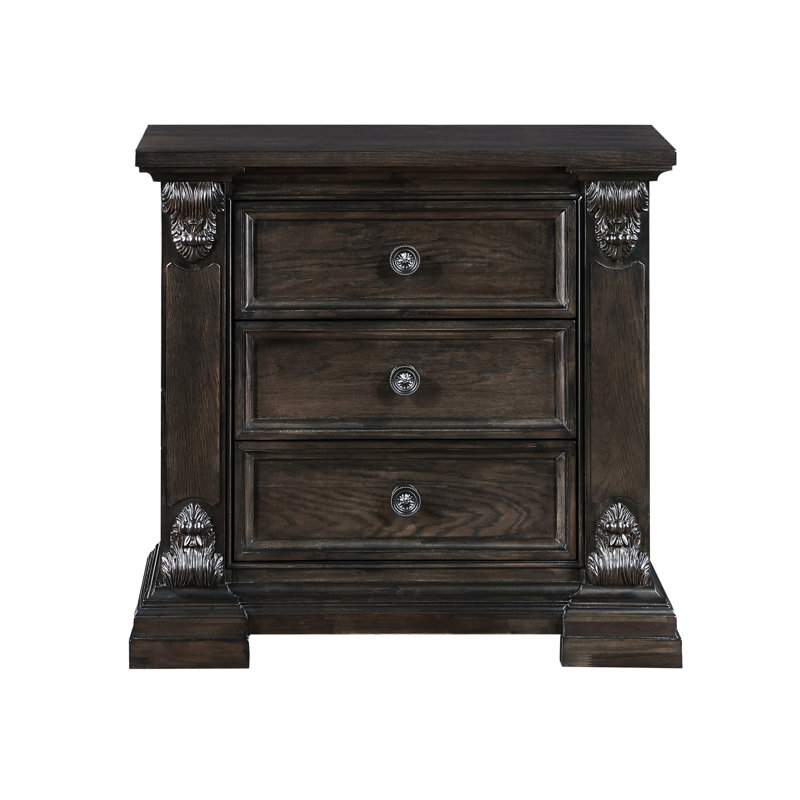 Table de chevet traditionnelle 3 avec finition captivante pour la chambre à coucher 3 tiroirs pratiques