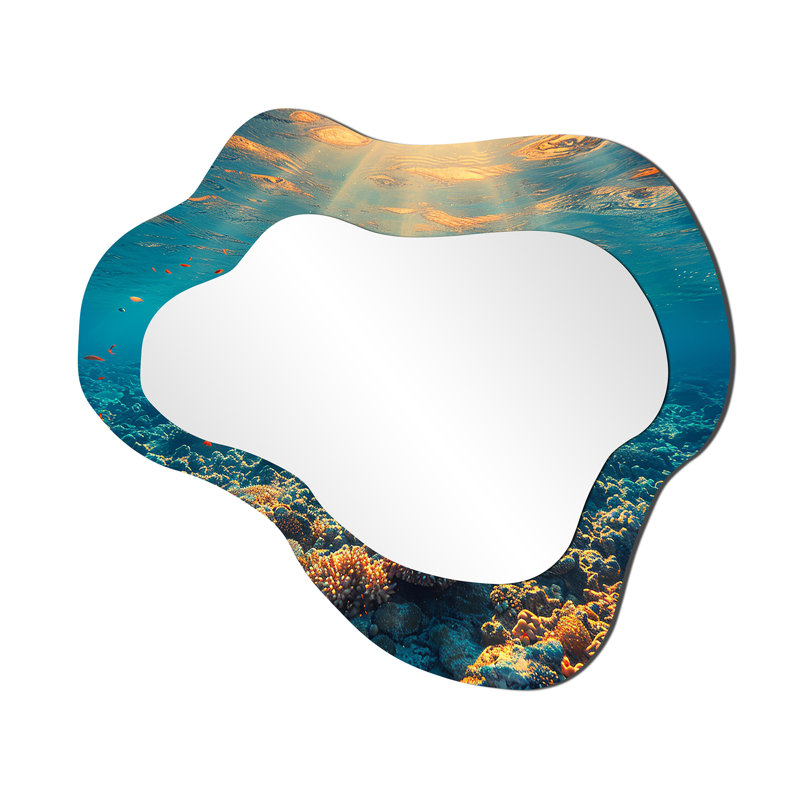 Soleil à travers la surface de l'océan Coral Sea Life - Miroir mural nautique irrégulier, 25 po x 28 po