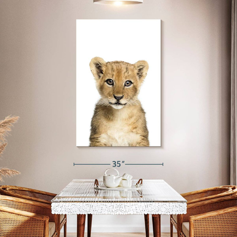 Adorable bébé lion Brampt, H 51 po x l 34 po