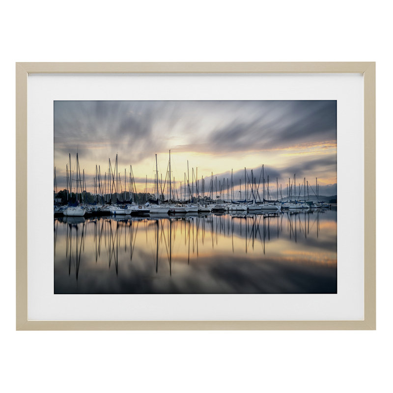 «Sailors Sunrise Harbor», reproduction sous verre encadrée, design par D. Burt, H 14 po x l 20 po, Cadre de récolte en pin