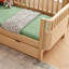 Lit plateforme simple en bois avec garde-corps-872368673-872368672