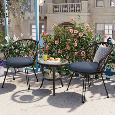 Ensemble de loisirs d'extérieur, 2 chaises simples en rotin avec une table ronde en verre adaptée aux patios, balcons et cours