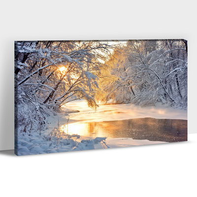 Art mural de grande scène hivernale - Snow River Winter, décoration murale, impressions dorées de soleil doré pour le salon, art de paysage d'hiver pour la décoration intérieure, reproduction sur toile tendue, 32 po x 48 po