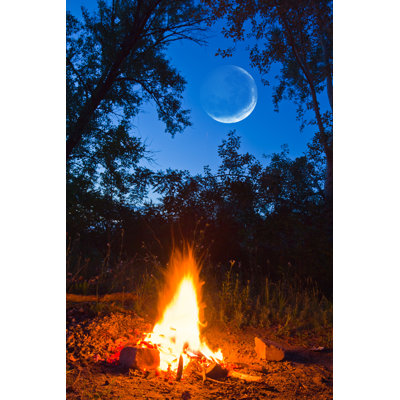 «Camp Fite and a Moon» par Yuriy_Kulik - photographie sur toile tendue