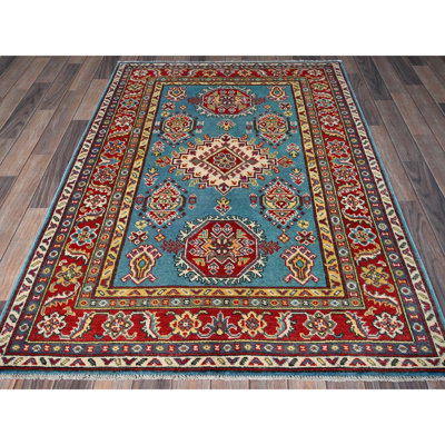 Tapis turquoise 4 pi 1 po x 5 pi 10 po, aigue-marine, motif kazak avec médaillons géométriques, teinture végétale, tissage plus dense, laine douce et vibrante nouée à la main, tapis oriental