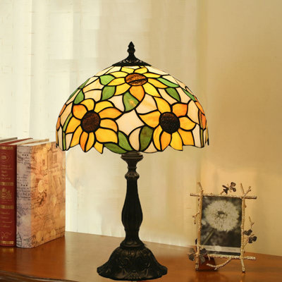 Lampe de table en verre coloré de style Tiffany Pollark