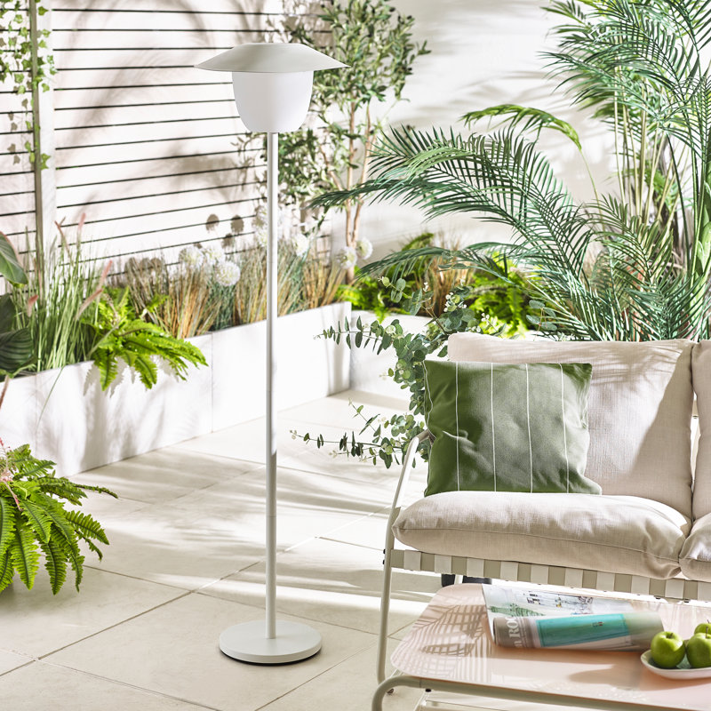 148cm Solar Powered Integrated LED Color Changing Outdoor Floor Lamp