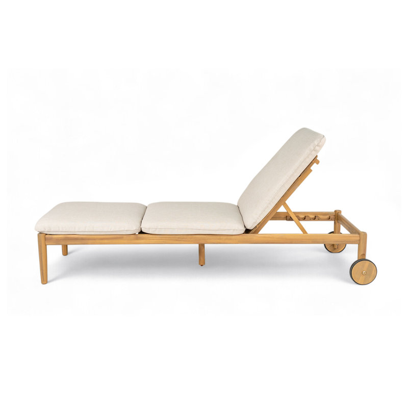 Chaise longue d'extérieur Riviera avec roulettes et coussin, structure en bois d'acacia en teck clair et beige (ensemble de 2)