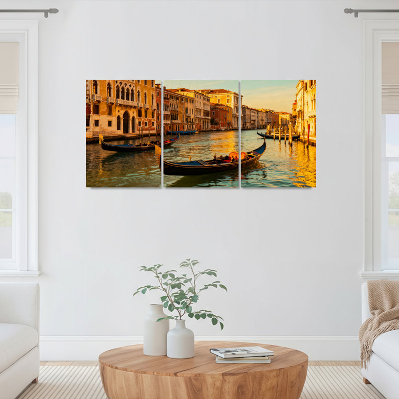 Ensemble de 3 tableaux sur toile représentant une scène de gondoles sur les canaux de Venise, H 30 po x l 60 po
