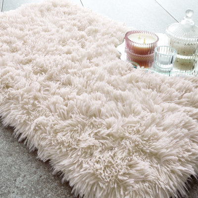 Cuddly Faux Fur Rectangle Bath Mat