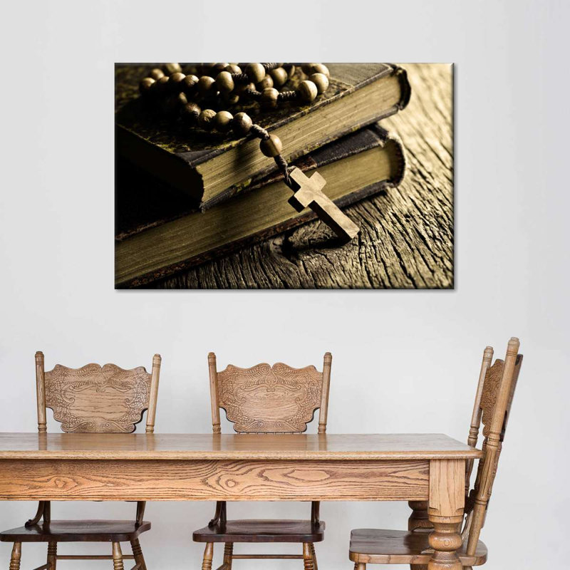 Bible et croix, reproduction sur toile, H 32 po x l 48 po x P 1,25 po