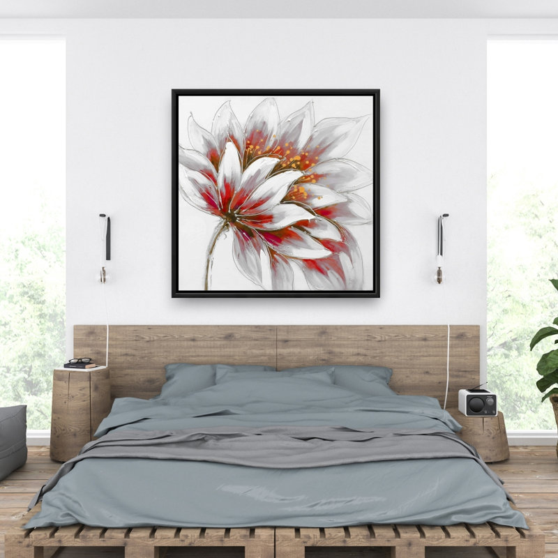 Fleur rouge avec centre imprimé doré sur toile